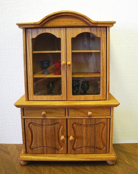 Wohnzimmerschrank, Puppenhausmöbel im Maßstab 1zu12