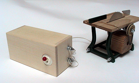 Batteriekasten mit Batterie (Typ D) und Schalter