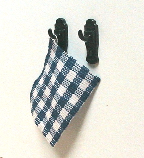 Wandhaken, aus Zinn, schwarz lackiert, Puppenstubenminiatur in 1zu12